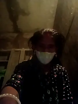 QRANSEXI online show from November 1, 2025, 3:17 pm