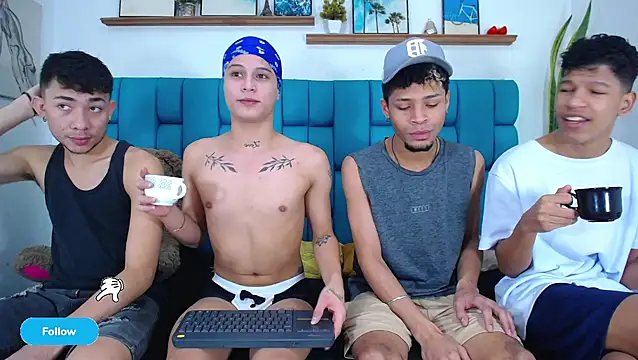 Hot Boys Latinos X online show from April 13, 2026, 5:17 pm