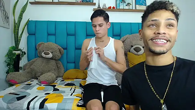 Hot Boys Latinos X online show from March 12, 2026, 8:24 pm