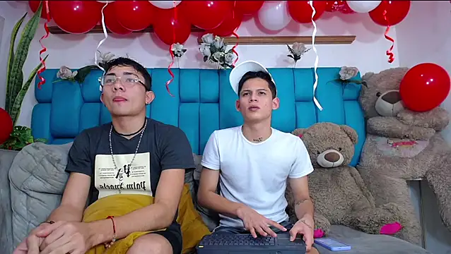 Hot Boys Latinos X online show from February 14, 2026, 11:05 pm