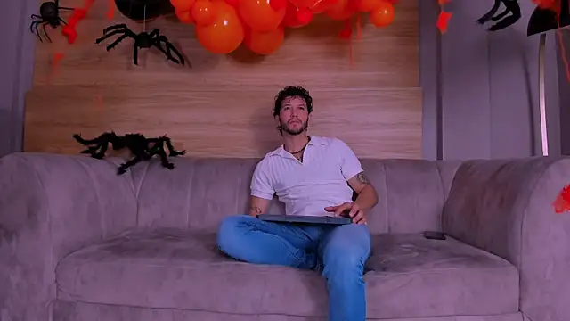 Snapshot of tonny__08 chatting on October 28, 2025, 1:32 pm tonny  08 online show from October 28, 2025, 1:32 pm