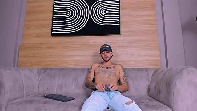 Snapshot of tonny__08 chatting on October 25, 2025, 1:23 pm tonny  08 online show from October 25, 2025, 1:23 pm