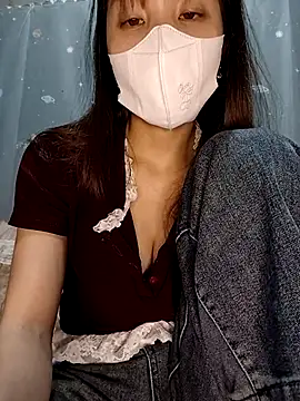 ezabel- online show from May 7, 2026, 9:29 pm