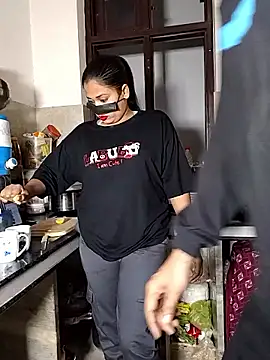 Heena-143 online show from January 8, 2026, 3:18 pm