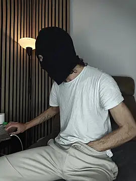 Snapshot of findomhot chatting on December 14, 2025, 12:11 pm findomhot online show from December 14, 2025, 12:11 pm