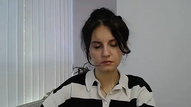 Snapshot of StellaAnia chatting on October 29, 2025, 9:30 am StellaAnia online show from October 29, 2025, 9:30 am