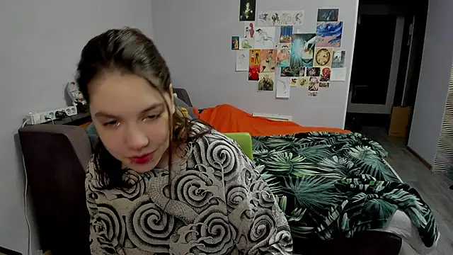 AgathaNott online show from October 28, 2025, 1:10 pm