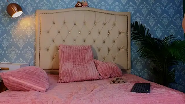 Snapshot of Indi_rave chatting on January 16, 2026, 1:04 pm Indi rave online show from January 16, 2026, 1:04 pm