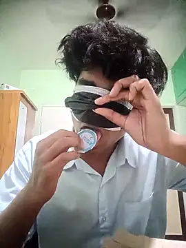 Snapshot of kriZ08 chatting on October 27, 2025, 11:22 am kriZ08 online show from October 27, 2025, 11:22 am