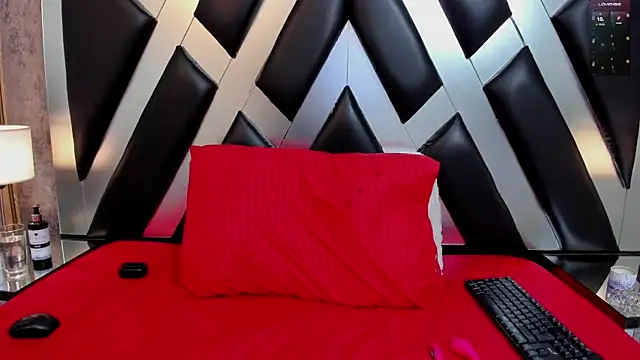 CloePerson online show from February 5, 2026, 4:14 pm