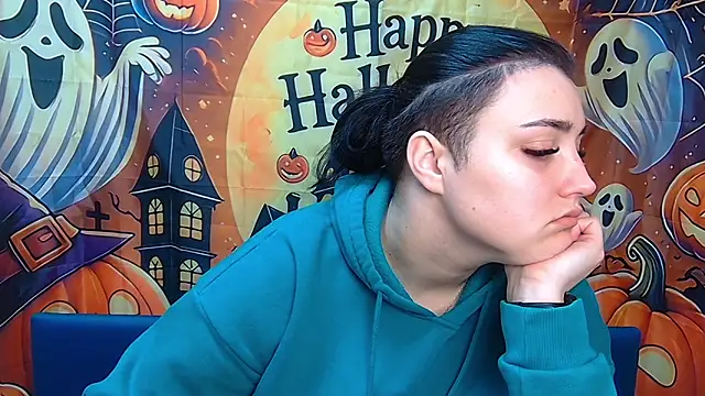 ScarletCargo online show from November 3, 2025, 6:18 am