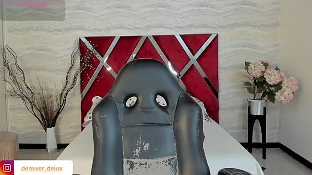 Snapshot of Denver_lux chatting on October 28, 2025, 12:37 pm Denver lux online show from October 28, 2025, 12:37 pm