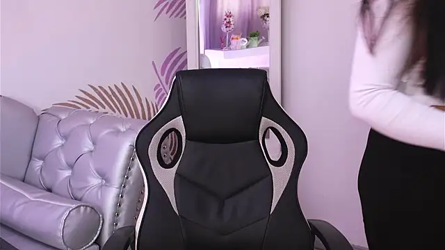 Isabelle Lane online show from March 5, 2026, 12:46 pm