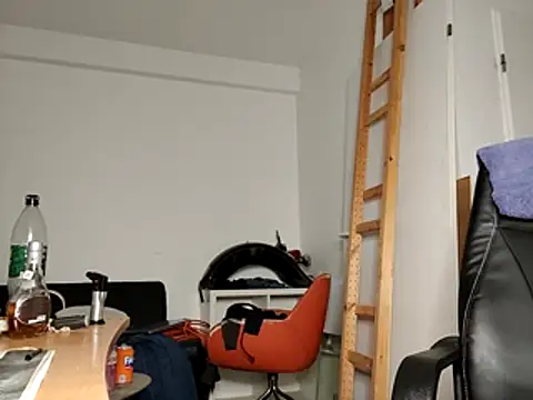 Snapshot of stripcumboy chatting on October 31, 2025, 7:43 pm stripcumboy online show from October 31, 2025, 7:43 pm