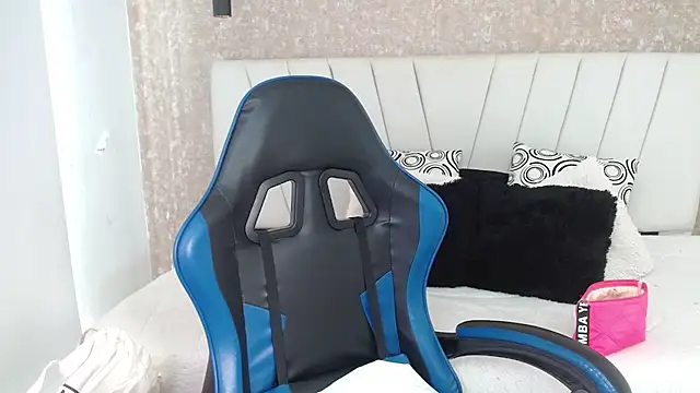 AliceSmity  online show from March 27, 2026, 1:56 pm