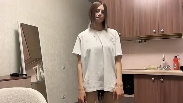 Snapshot of AidaGloshen chatting on October 24, 2025, 6:51 pm AidaGloshen online show from October 24, 2025, 6:51 pm