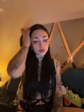 NinaHex online show from January 19, 2026, 2:21 pm