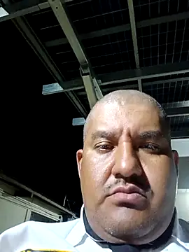 carnuda40 online show from June 5, 2026, 3:22 am