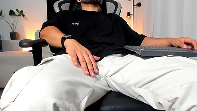 Snapshot of IamKael_ chatting on February 6, 2026, 2:29 am IamKael online show from February 6, 2026, 2:29 am