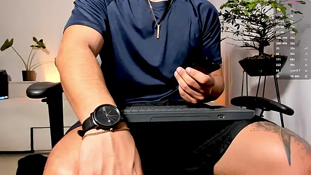 Snapshot of IamKael_ chatting on February 5, 2026, 12:28 am IamKael online show from February 5, 2026, 12:28 am