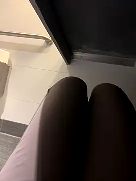 Snapshot of Patricia-fresita chatting on November 10, 2025, 10:04 pm Patricia-fresita online show from November 10, 2025, 10:04 pm