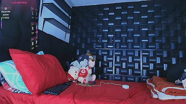 Kesha rosse  online show from February 13, 2026, 5:51 am