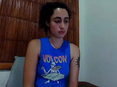 eleganceafterdark online show from November 4, 2025, 4:27 am