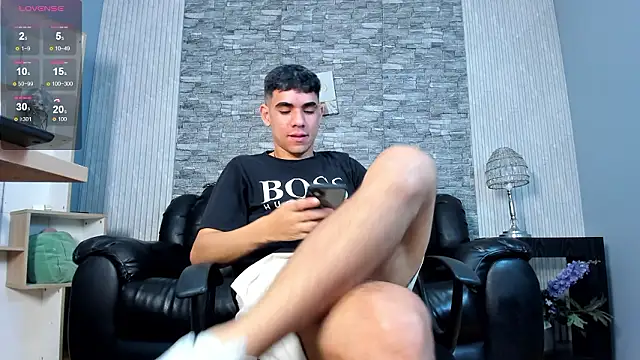 zack joness18 online show from February 1, 2026, 4:55 am