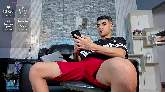 zack joness18 online show from July 22, 2026, 5:31 am
