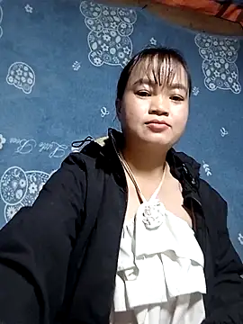 Snapshot of Noelle-e chatting on February 10, 2026, 12:37 pm Noelle-e online show from February 10, 2026, 12:37 pm