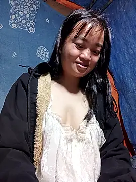 Snapshot of Noelle-e chatting on January 17, 2026, 10:46 pm Noelle-e online show from January 17, 2026, 10:46 pm