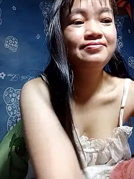 Snapshot of Noelle-e chatting on January 18, 2026, 10:57 pm Noelle-e online show from January 18, 2026, 10:57 pm