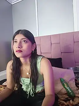 Snapshot of YeseniaRodriguez3 chatting on June 20, 2026, 12:43 pm YeseniaRodriguez3 online show from June 20, 2026, 12:43 pm