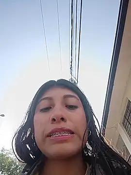 YeseniaRodriguez3 online show from November 2, 2025, 1:16 pm