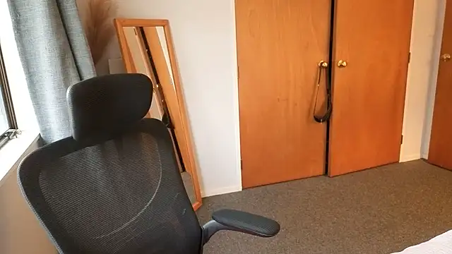 john clarisa online show from April 6, 2026, 5:30 am