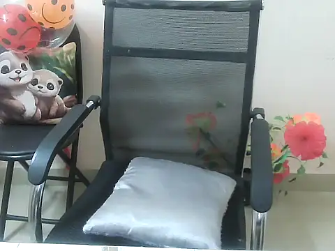 Snapshot of lo_e_shreya chatting on October 29, 2025, 5:06 am lo e shreya online show from October 29, 2025, 5:06 am