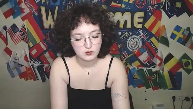 MissAriaa online show from November 2, 2025, 1:49 pm