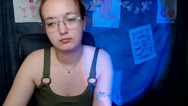 Snapshot of MissAriaa chatting on June 14, 2026, 1:02 am MissAriaa online show from June 14, 2026, 1:02 am
