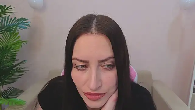 Michellee Adamss online show from October 26, 2025, 6:19 pm