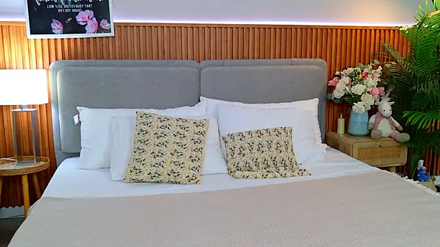 Sandy Edvards online show from March 26, 2026, 4:55 am