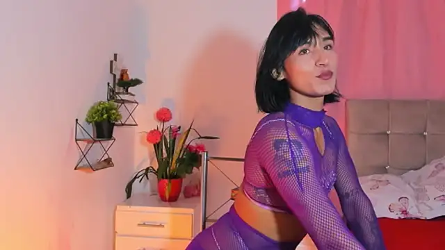 nahomi28  online show from November 15, 2025, 5:39 pm