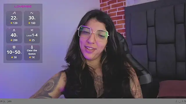 ghostwomaan online show from November 5, 2025, 1:25 pm