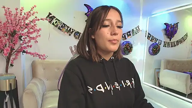 Snapshot of Lili_scott chatting on October 29, 2025, 3:27 am Lili scott online show from October 29, 2025, 3:27 am