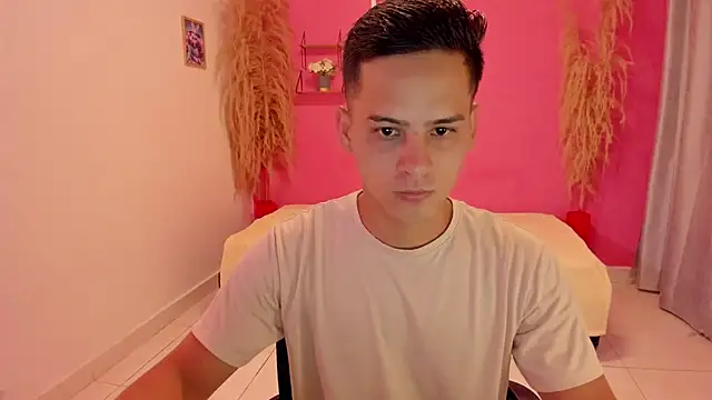 elmasmas01 online show from November 7, 2025, 12:53 pm