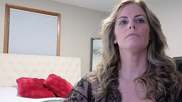 Snapshot of Koralynn_777 chatting on February 6, 2026, 2:51 am Koralynn 777 online show from February 6, 2026, 2:51 am