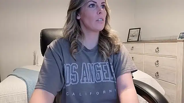 Snapshot of Koralynn_777 chatting on March 2, 2026, 4:24 am Koralynn 777 online show from March 2, 2026, 4:24 am