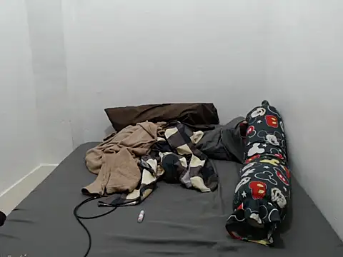 MiyakoCavendish online show from October 30, 2025, 4:00 am