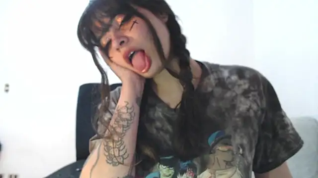 Annagoth  online show from June 2, 2026, 1:38 am