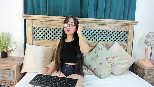 Snapshot of Cassandra_Armani chatting on March 26, 2026, 3:27 am Cassandra Armani online show from March 26, 2026, 3:27 am