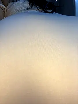 Im Saraaaa online show from November 4, 2025, 10:02 pm